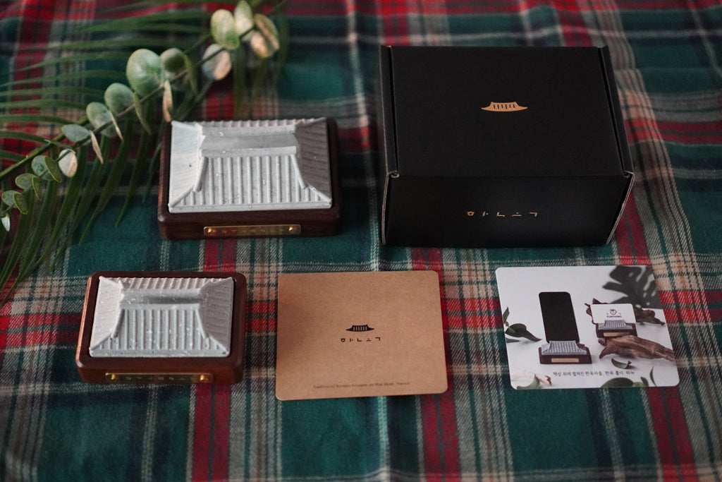 Hanok — Phone Stand