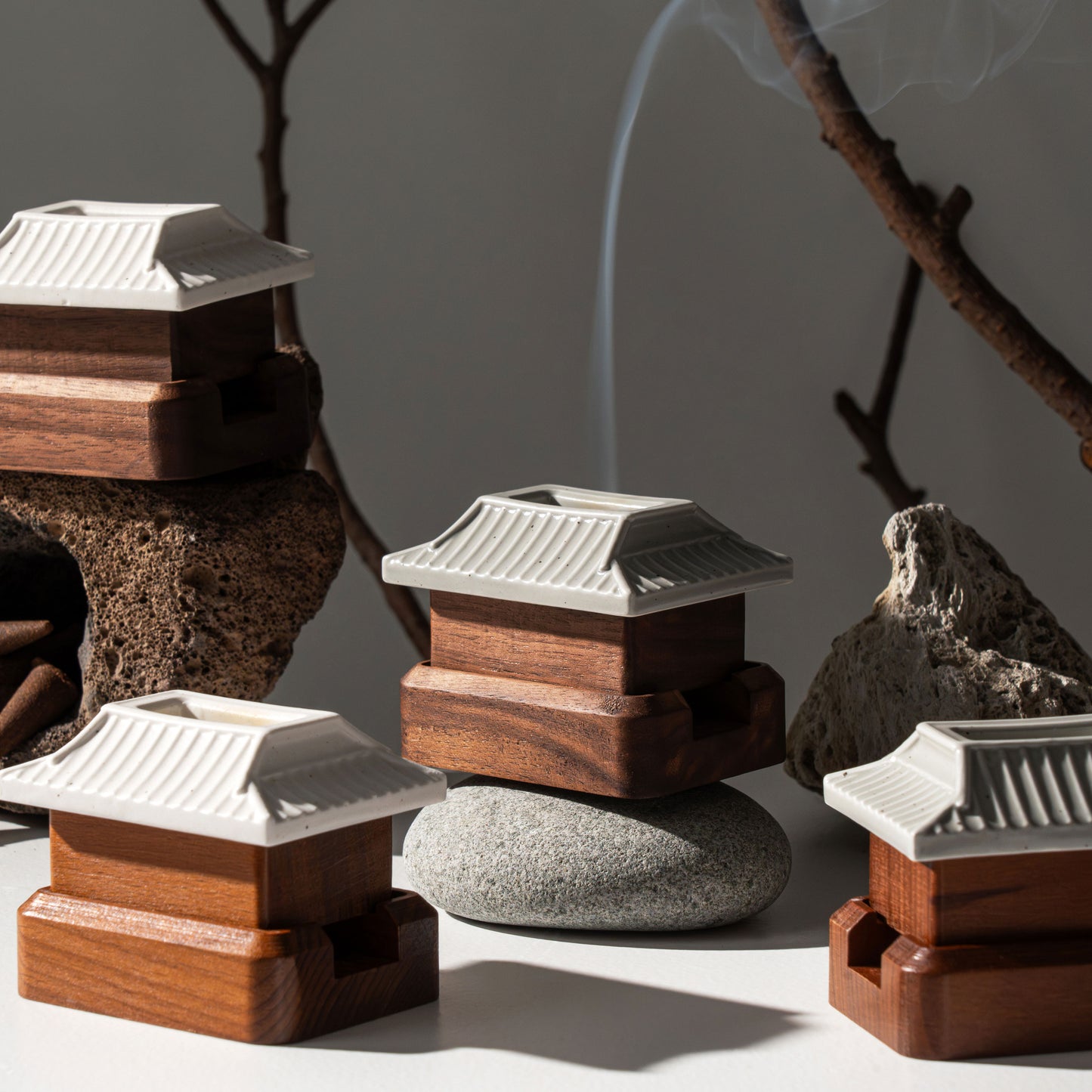 Yeonwa Incense Holder — Breath of the Chimney