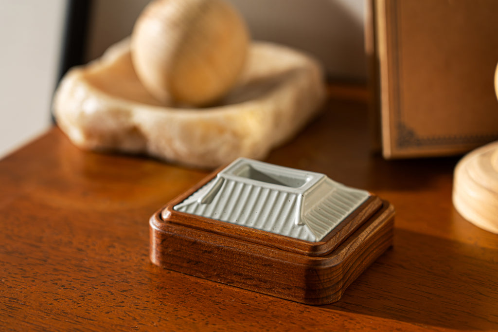 Hyangwa — Aroma Stone Holder