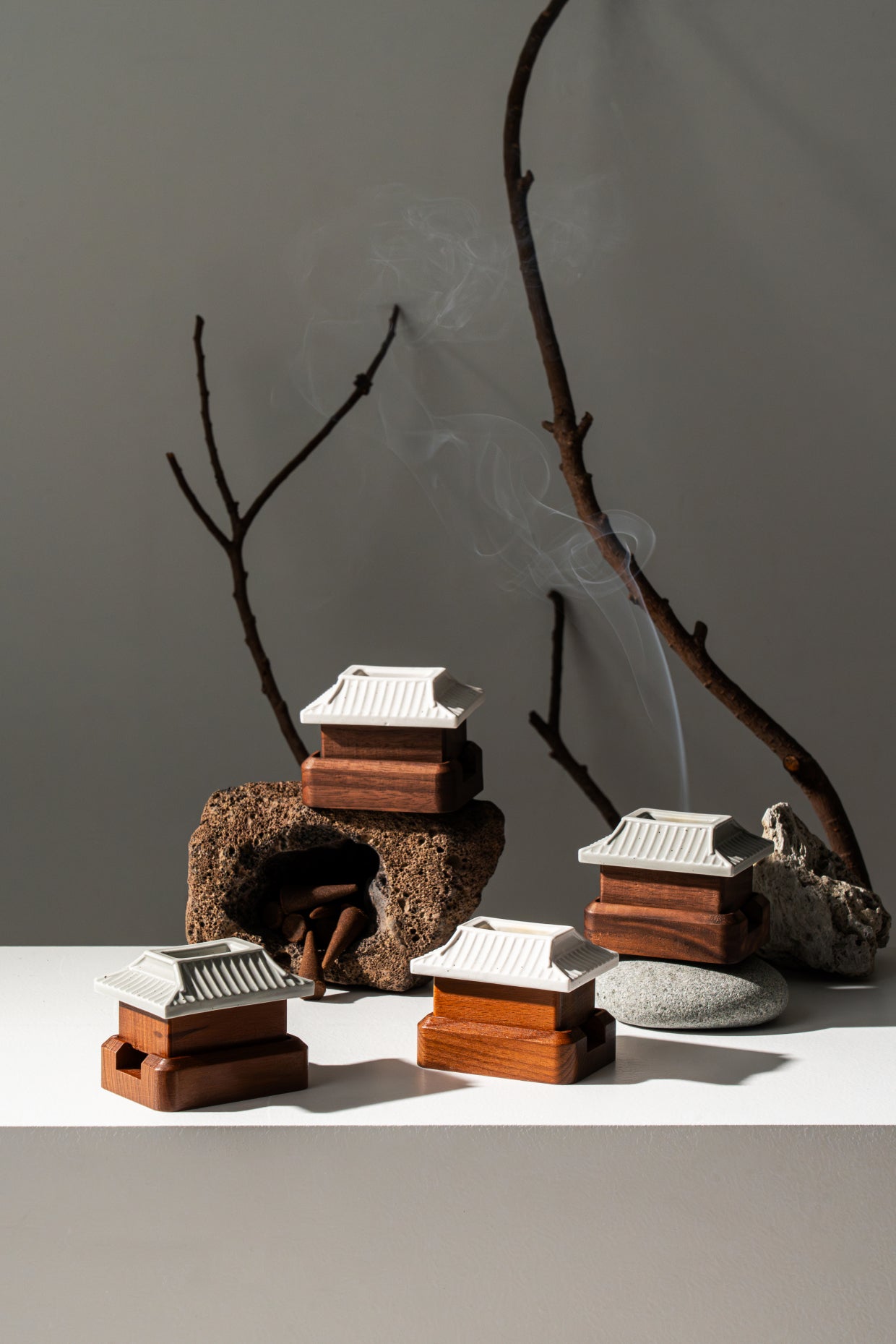 Yeonwa Incense Holder — Breath of the Chimney