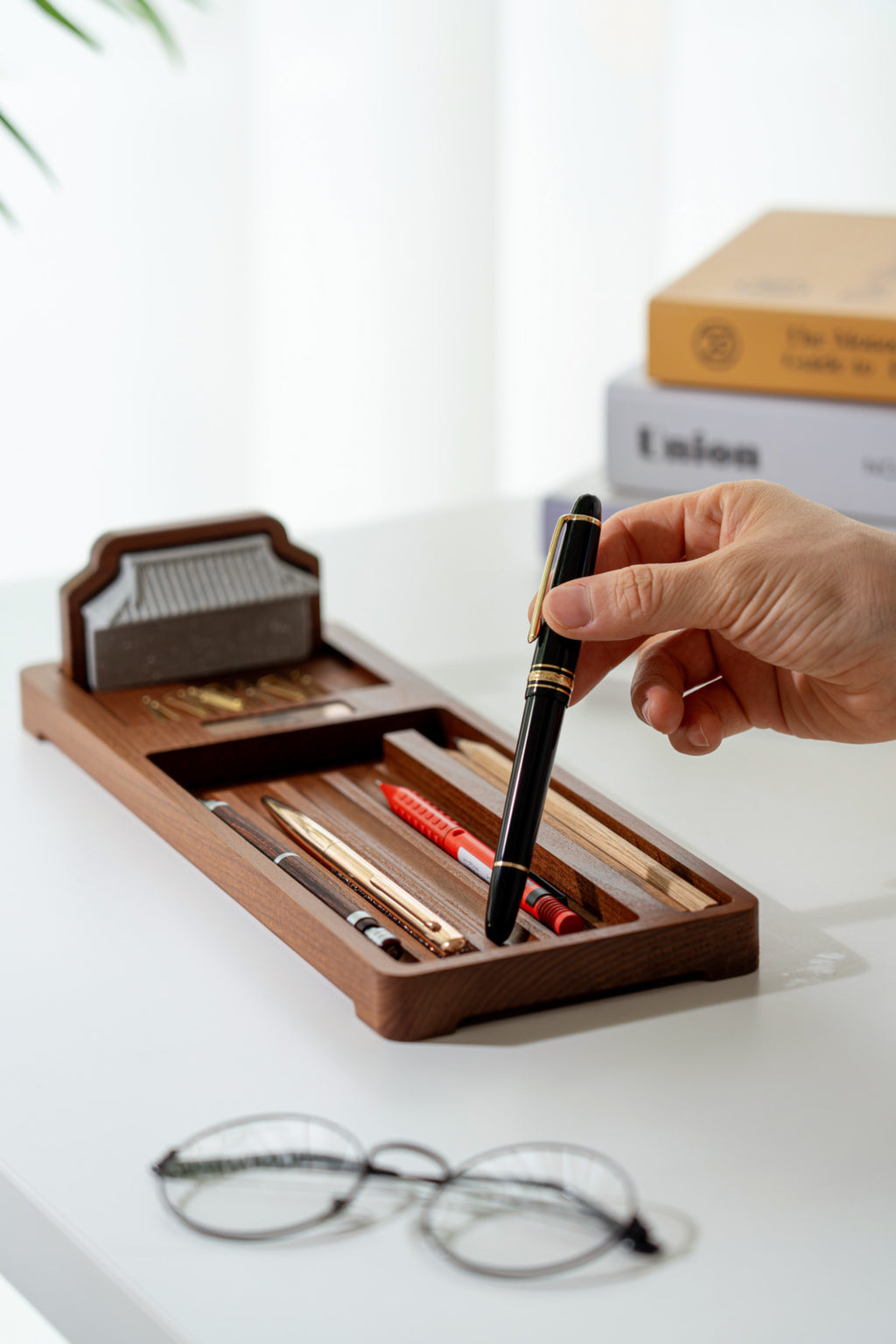 Gung — Premium Pen Tray