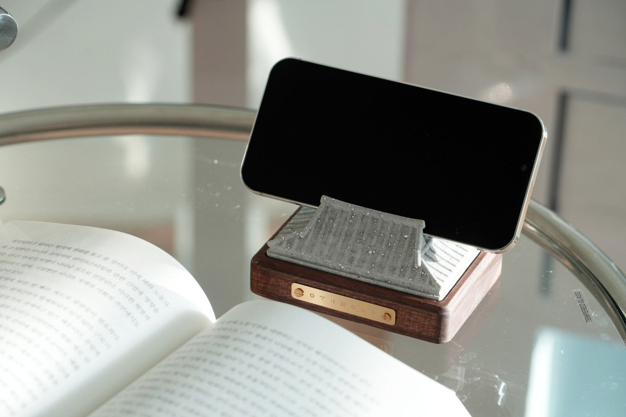 Hanok — Phone Stand