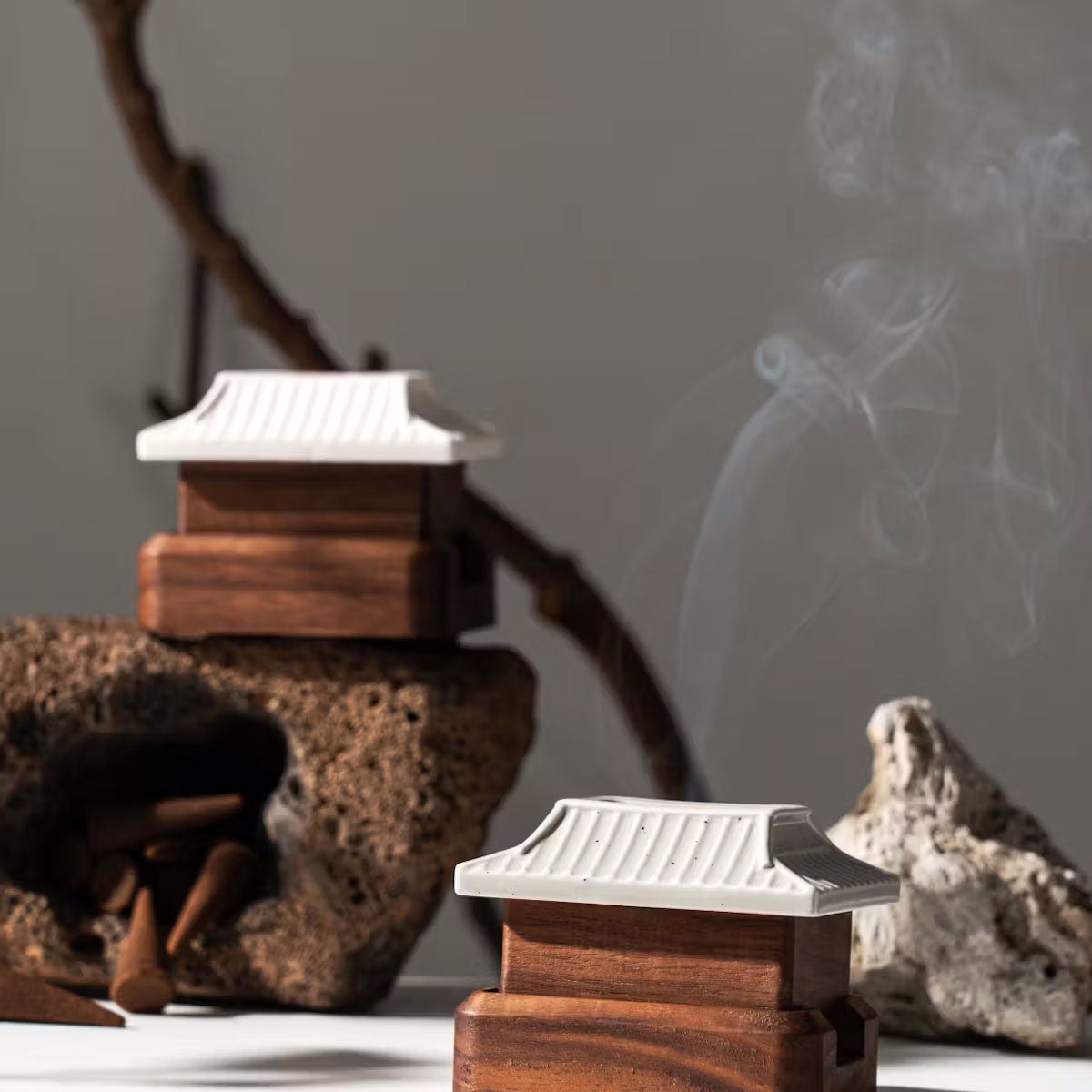 Yeonwa Incense Holder — Breath of the Chimney
